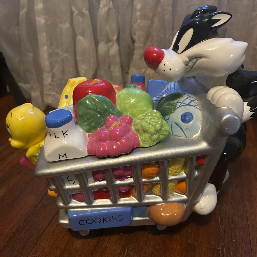Sylvester and Tweety Shopping Cart cookie jar